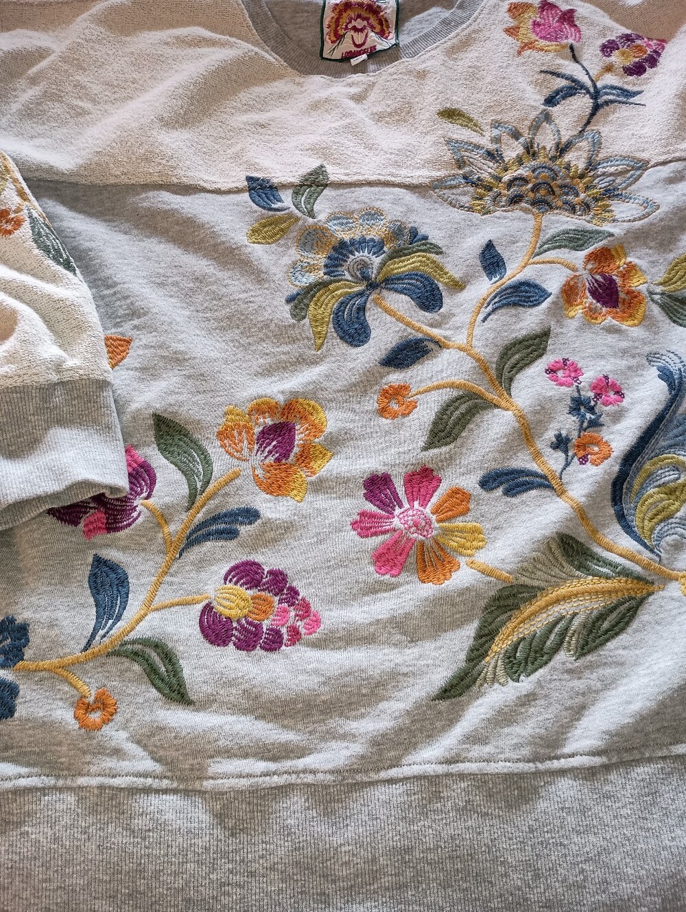 Nice sz L Johnny Was Vanessa Gray Floral Embroidered Relaxed Sweatshirt - Picture 8 of 8